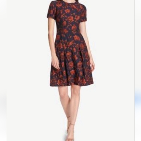 Vince Camuto Dresses & Skirts - Vince Camuto floral Jacquard fit & flare dress navy/red size 12 Pockets NWOT